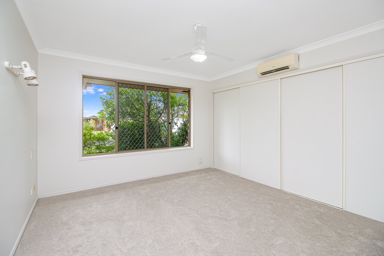 2/1 Sandbank Place KINGSCLIFF 8