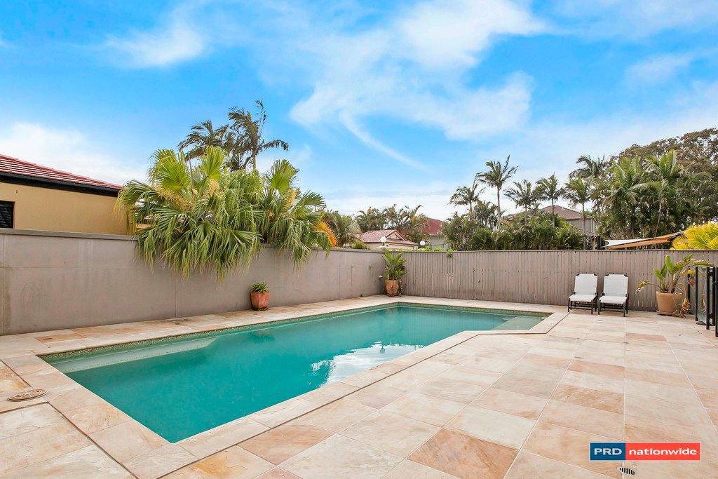 21 Sea Eagle Drive BURLEIGH WATERS 12