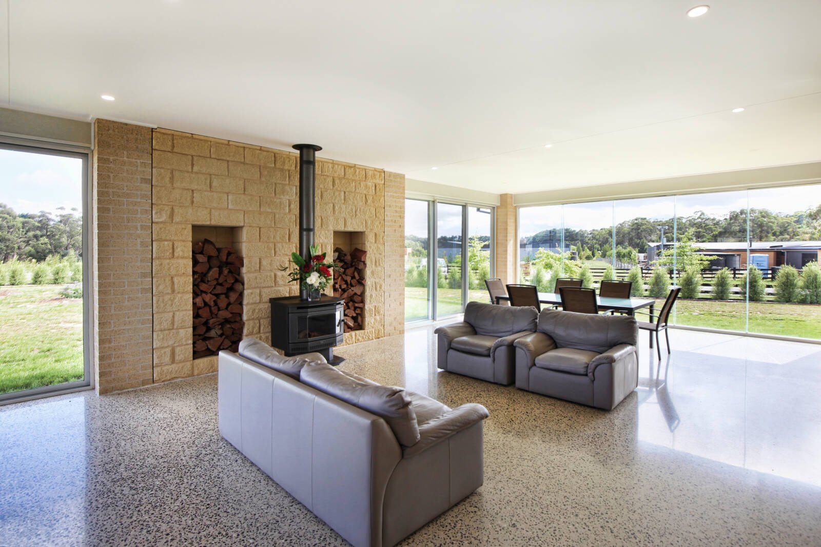 Real Estate and Property in 21 Shirley Park Lane, Woodend, VIC