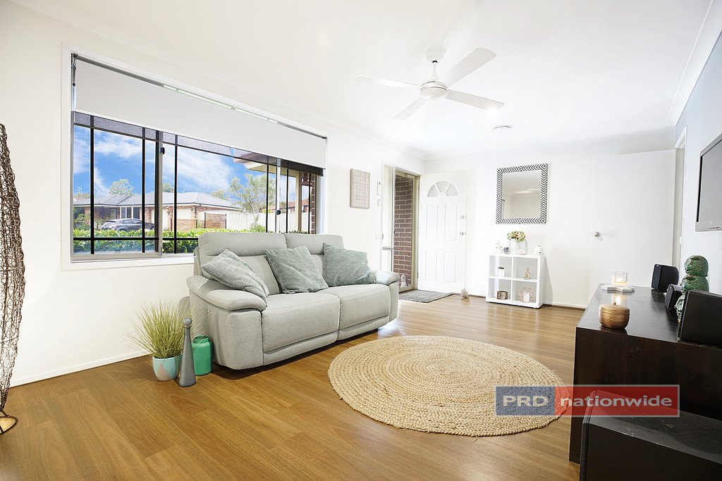 21 Silvereye Close GLENMORE PARK 2