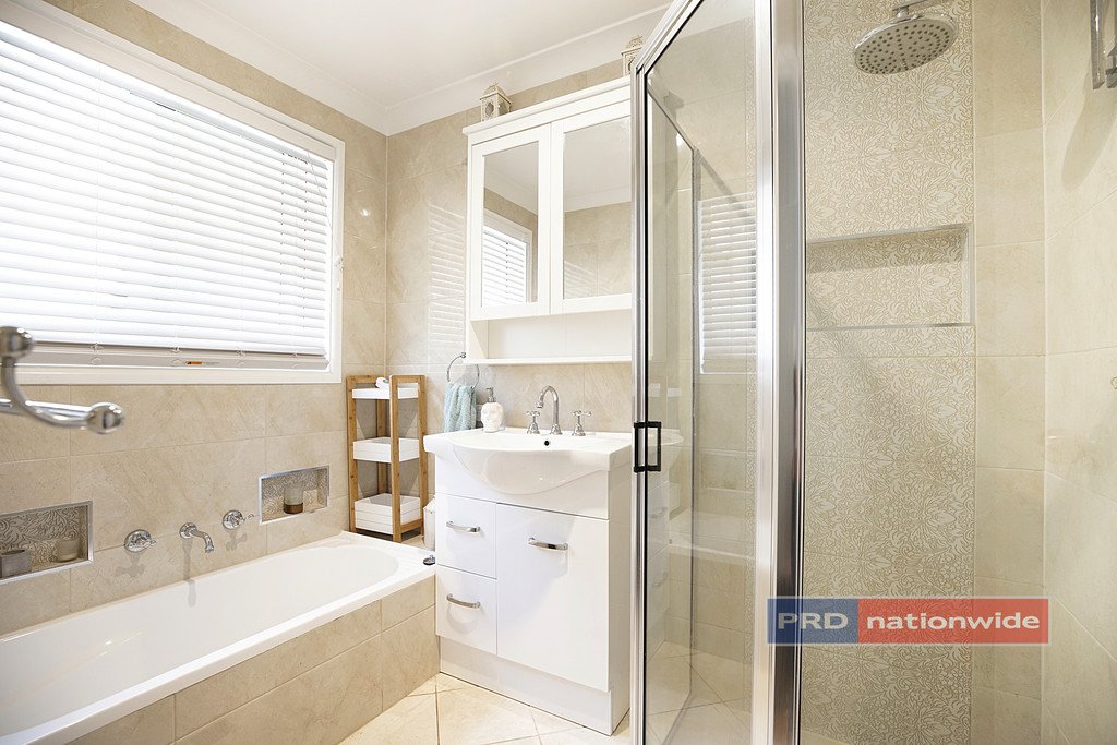 21 Silvereye Close GLENMORE PARK 6