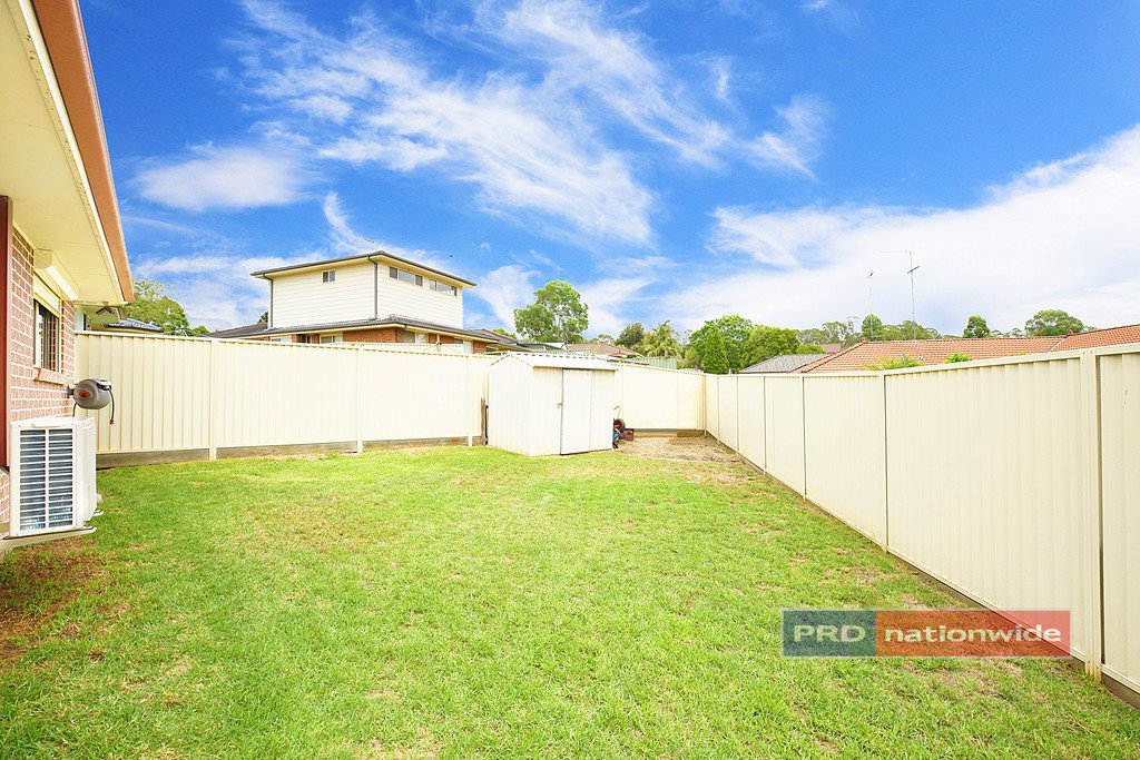 21 Silvereye Close GLENMORE PARK 9