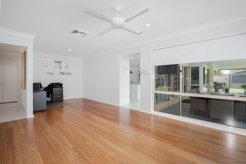 21 Somerset Drive THORNTON 3