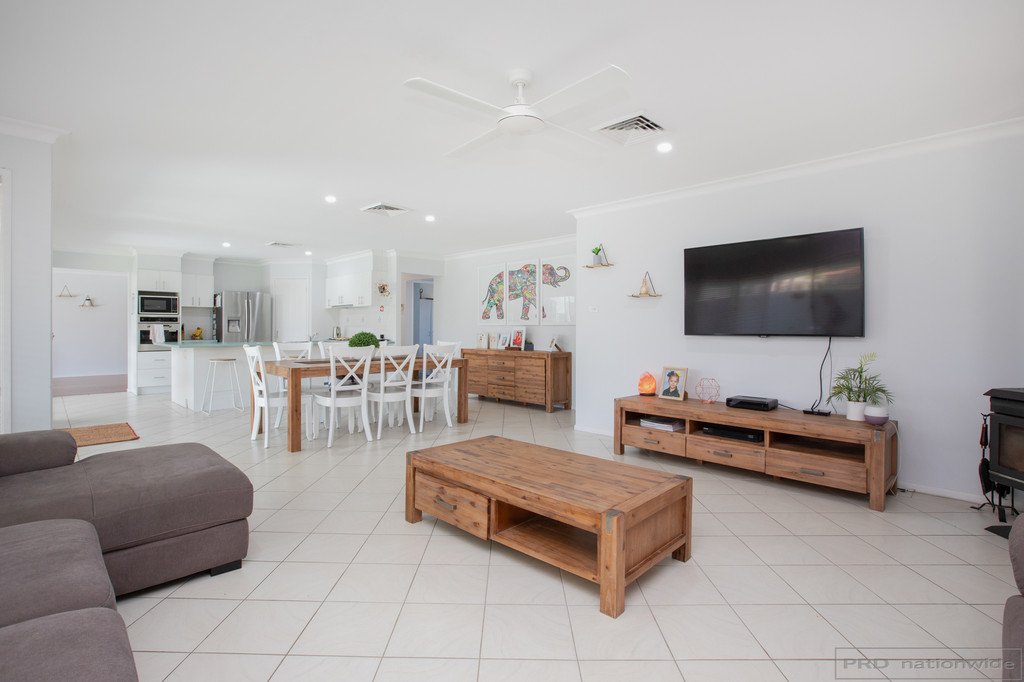 21 Somerset Drive THORNTON 7