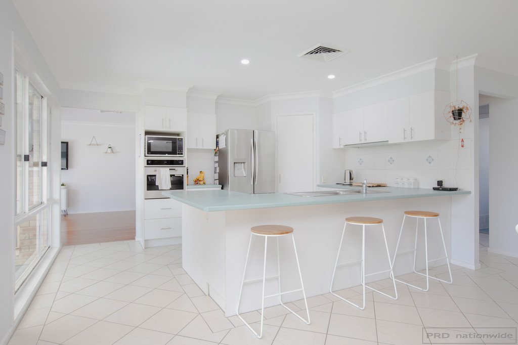21 Somerset Drive THORNTON 11