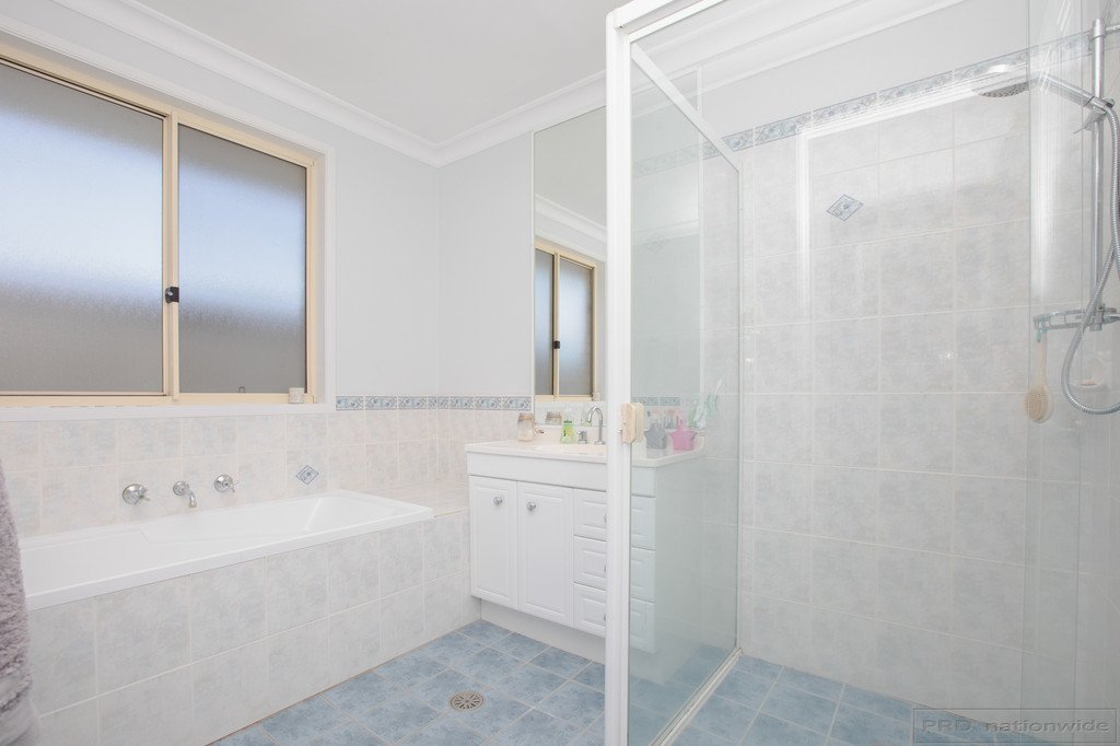 21 Somerset Drive THORNTON 16