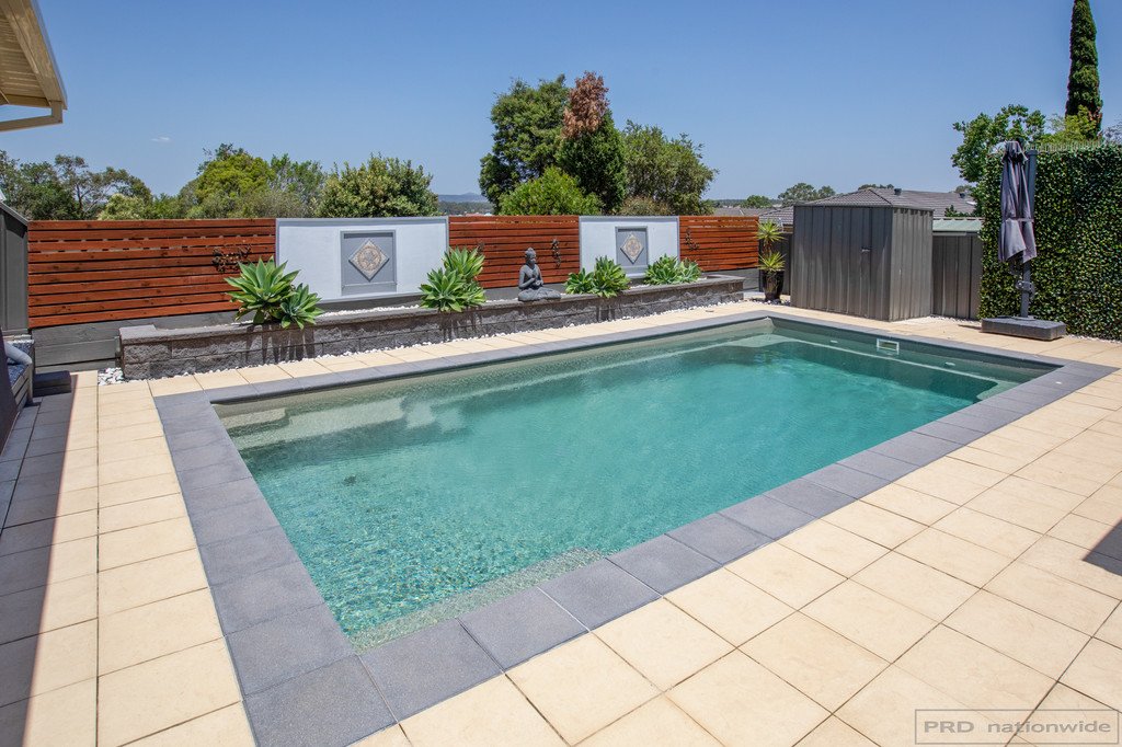 21 Somerset Drive THORNTON 24