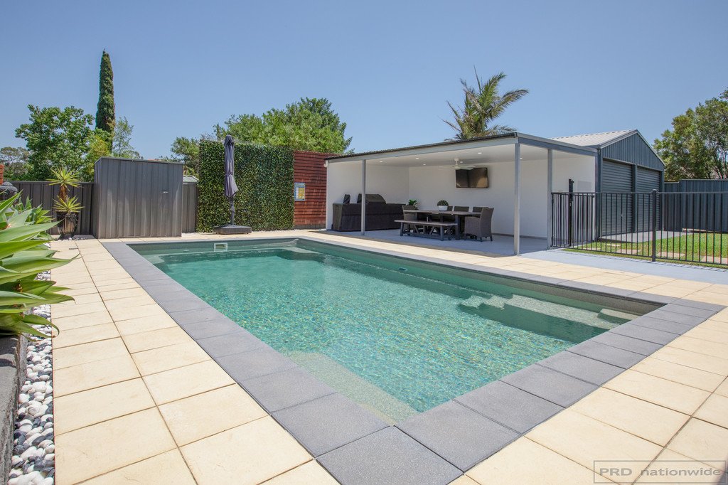 21 Somerset Drive THORNTON 25