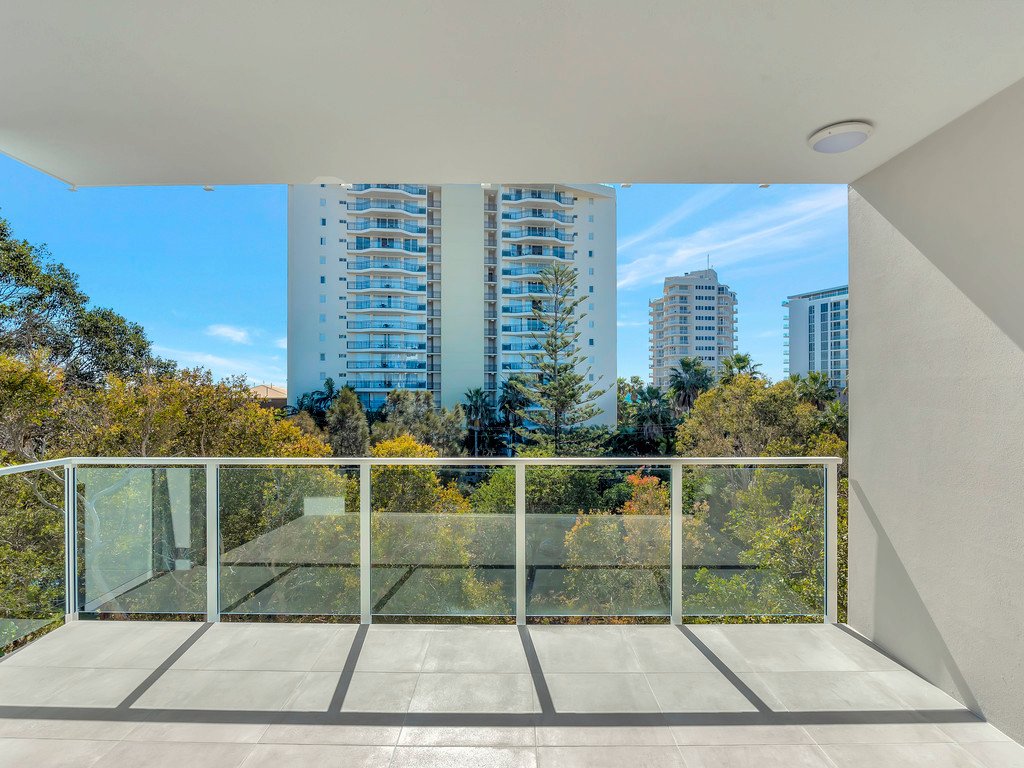 2/1 South Street COOLANGATTA 3