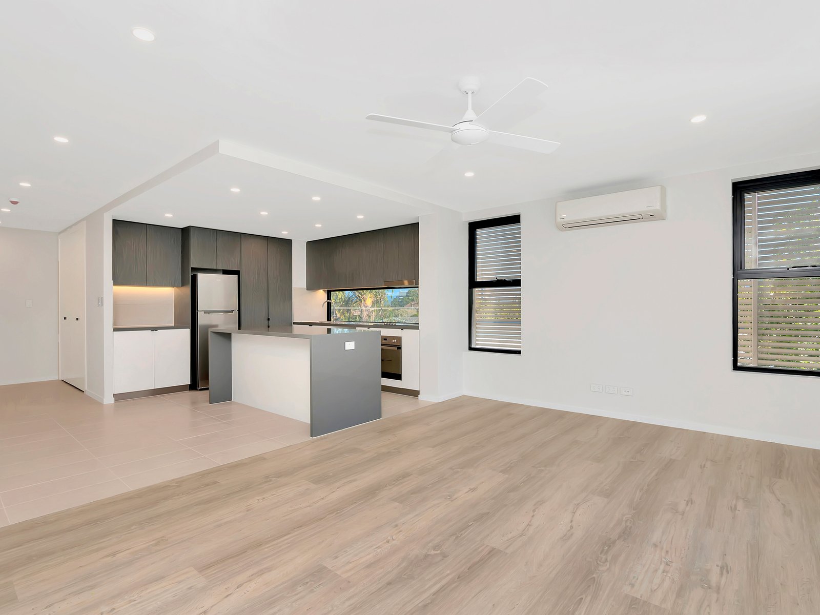 2/1 South Street COOLANGATTA 4