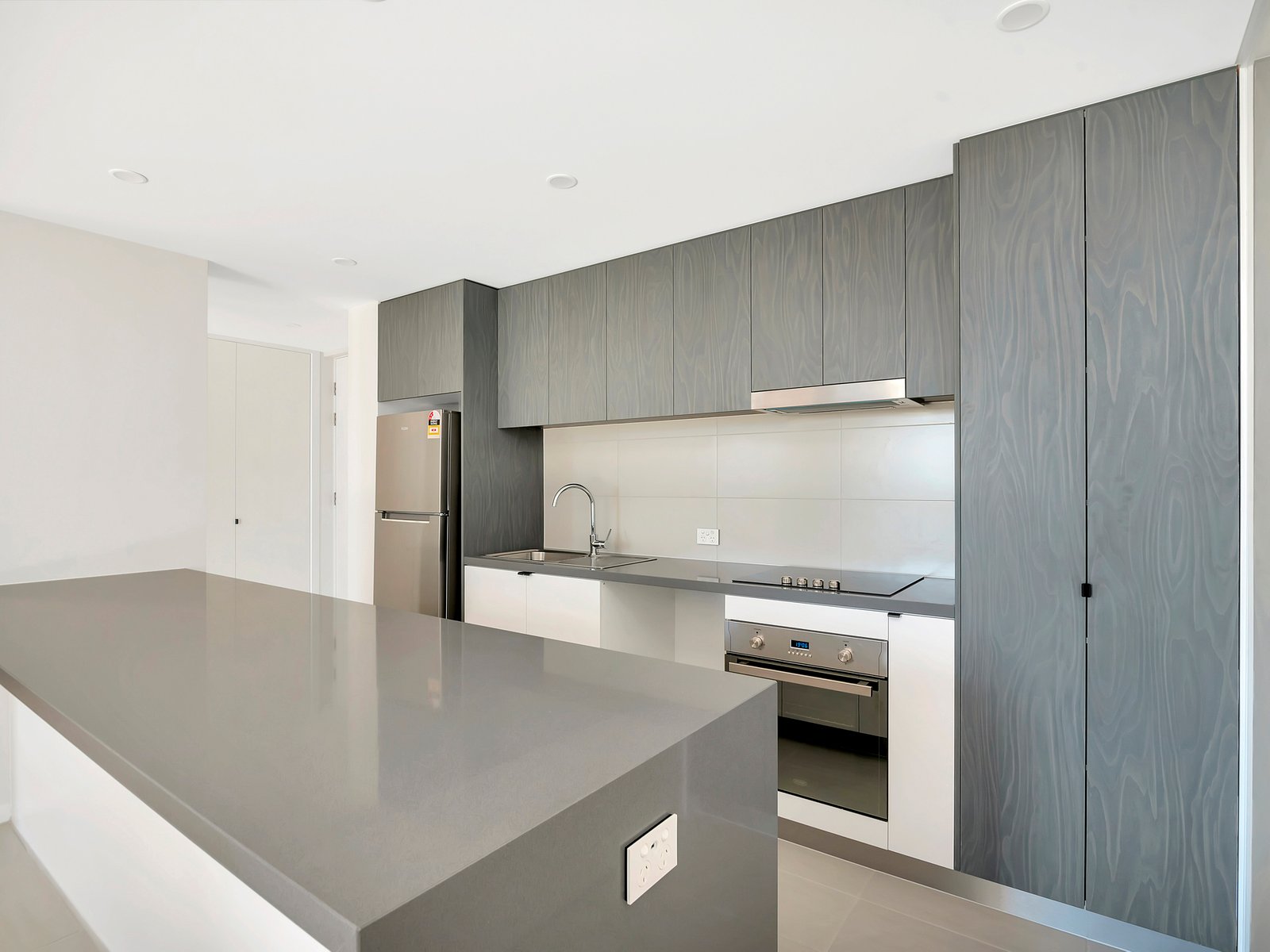 2/1 South Street COOLANGATTA 5