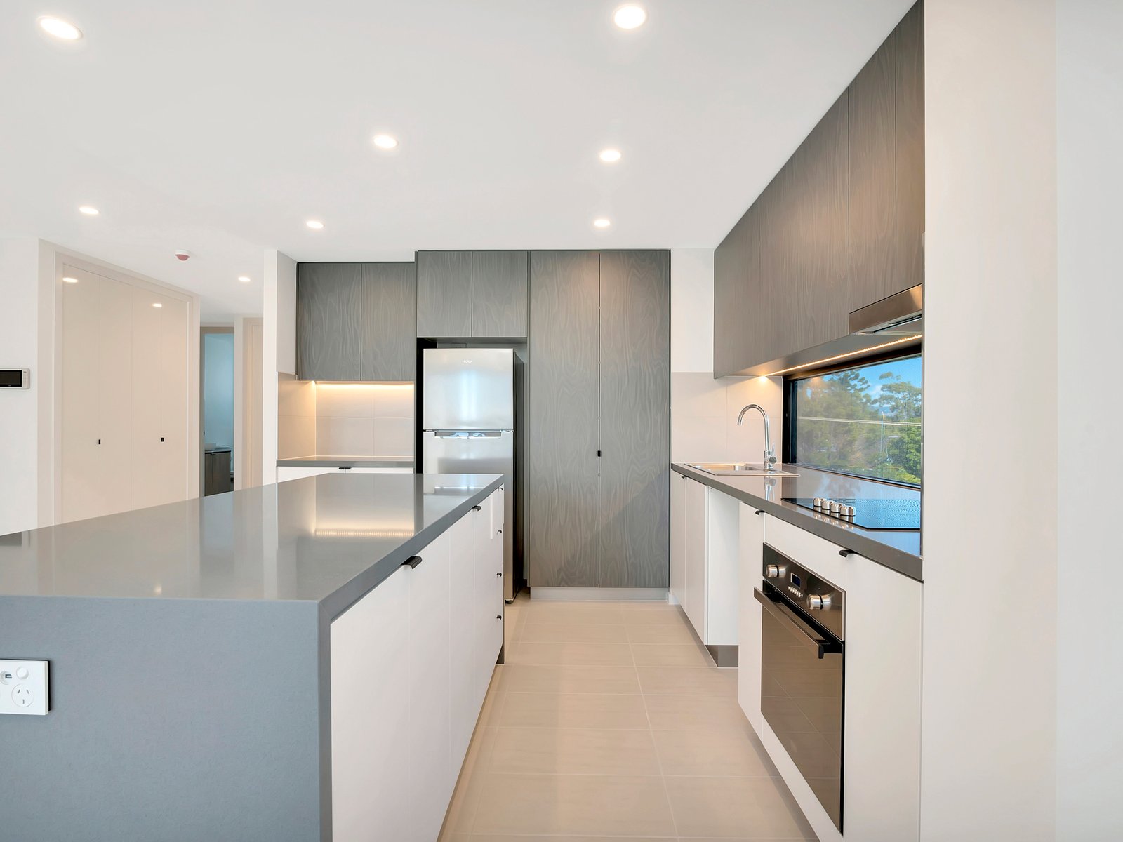 2/1 South Street COOLANGATTA 6