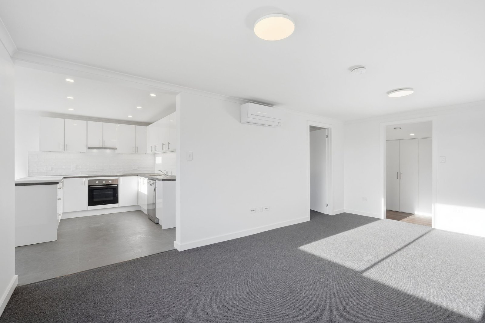 21 Spitfarm Rd  OPOSSUM BAY 4