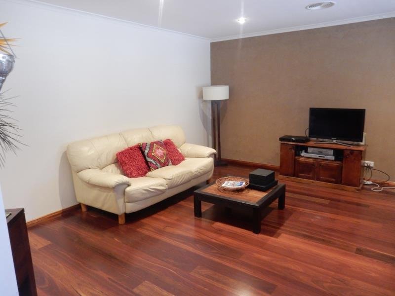 21 Stratford Place TAMWORTH 2