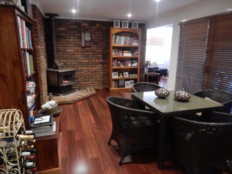 21 Stratford Place TAMWORTH 5