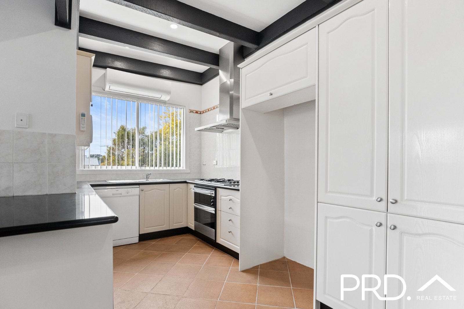 21 Stretham Avenue PICNIC POINT 3