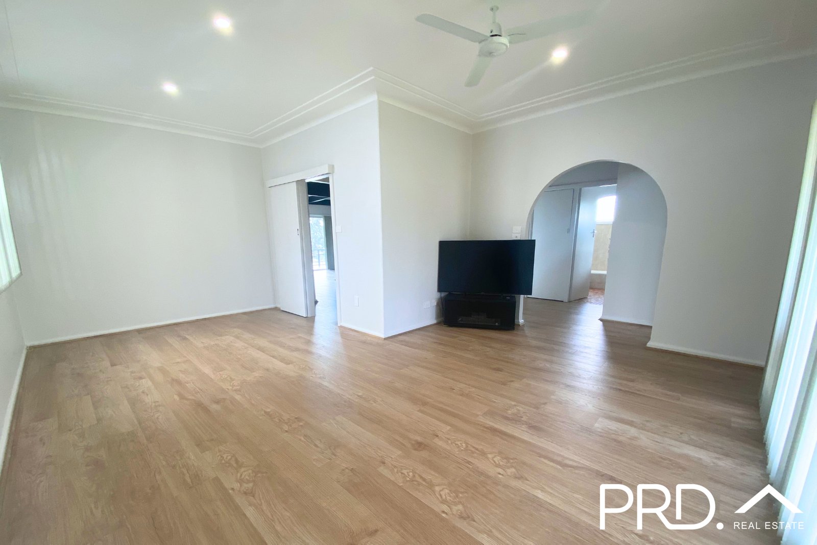 21 Stretham Avenue PICNIC POINT 4