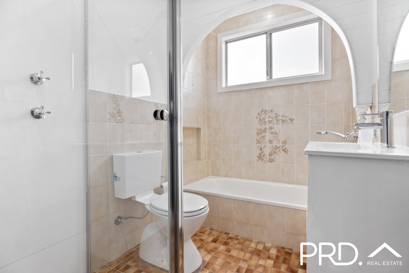 21 Stretham Avenue PICNIC POINT 6