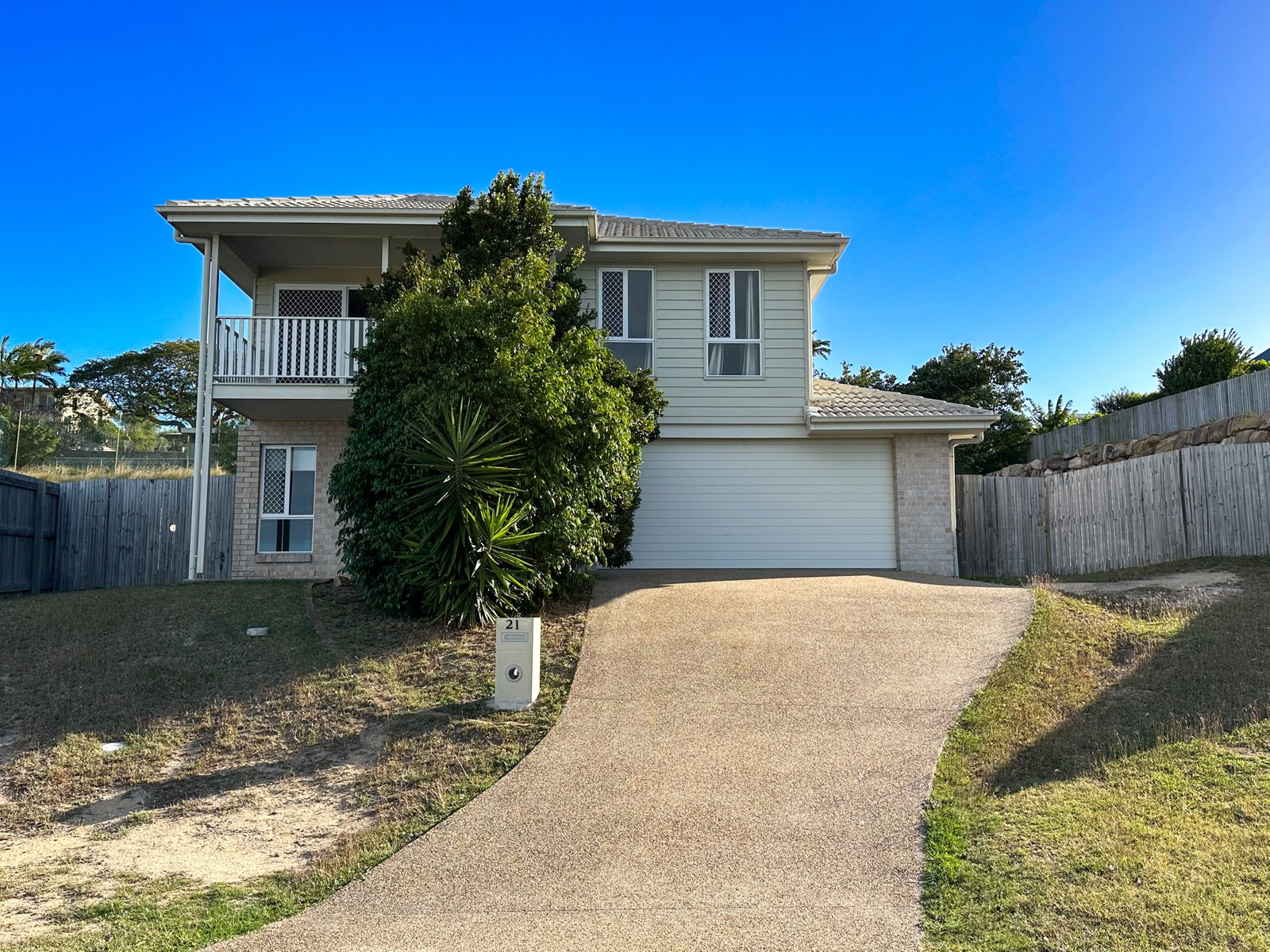 21 STURT Court GLEN EDEN 1