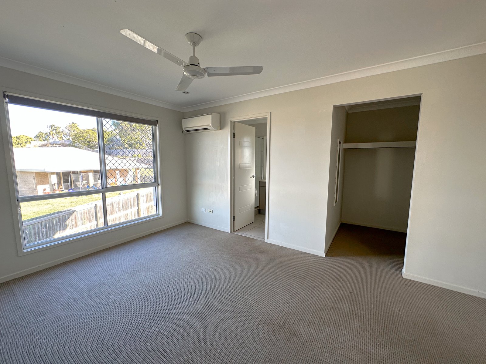 21 STURT Court GLEN EDEN 9