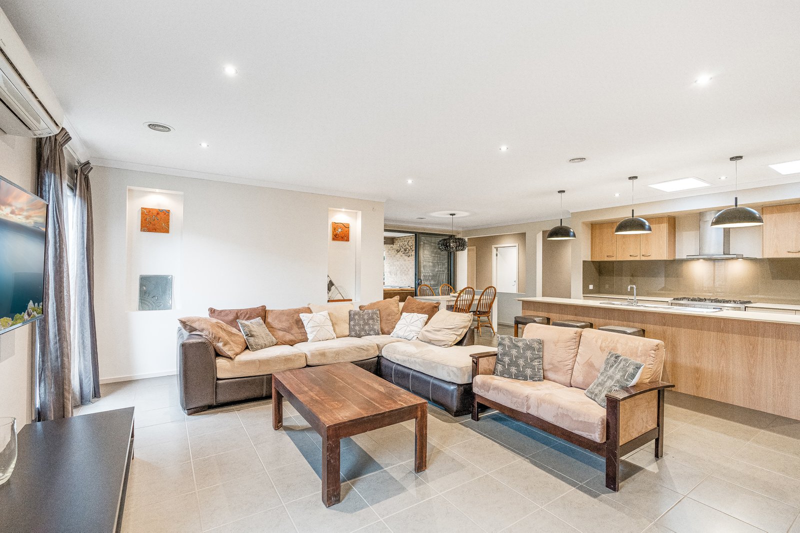 Gallery: 21 Sundial Drive