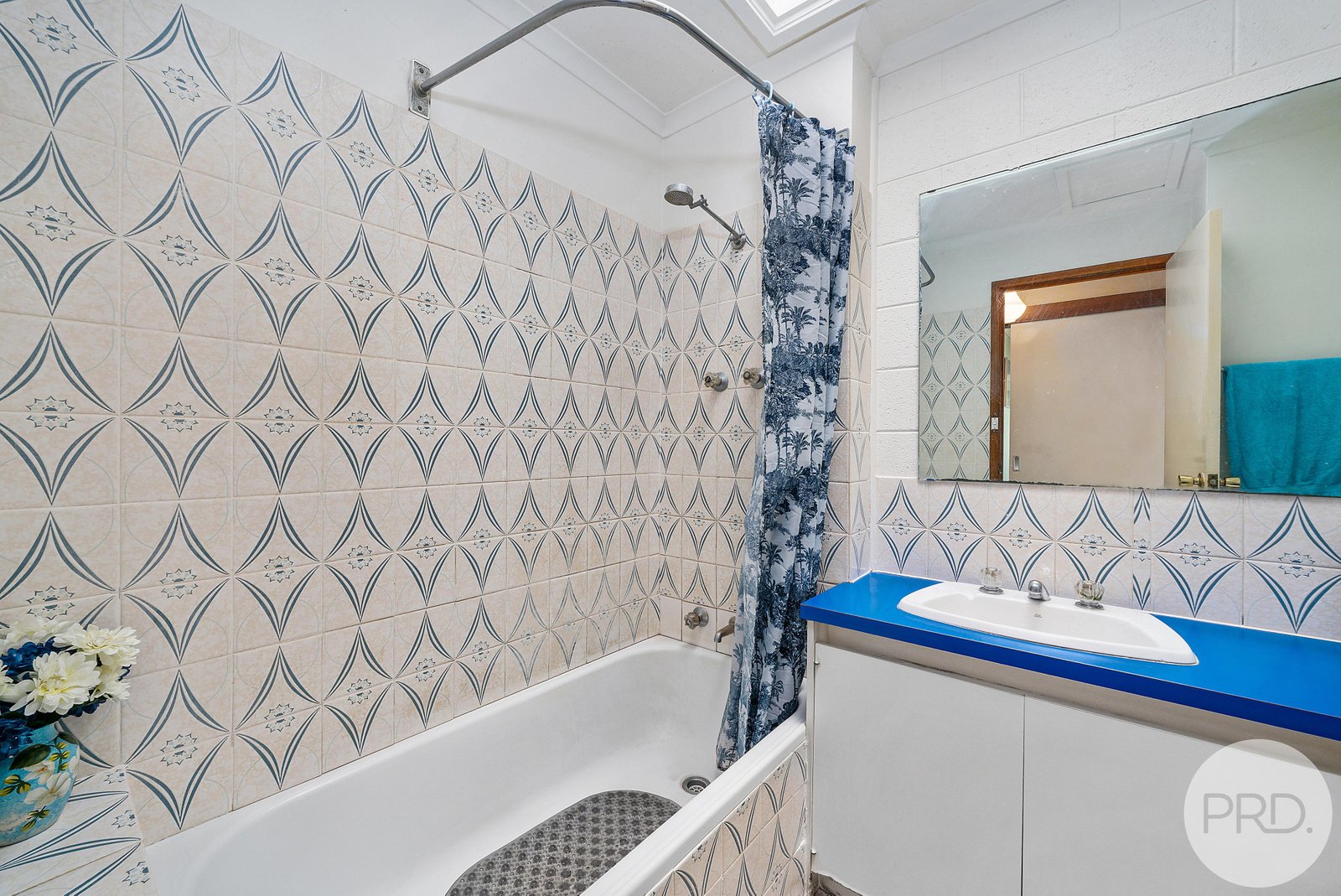 2/1 Sunlea Place GLENORCHY 12