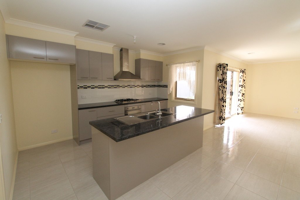 21 Sutcliffe Street Lucas 7