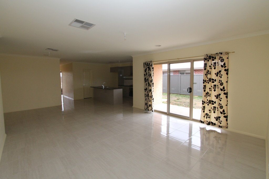 21 Sutcliffe Street Lucas 9