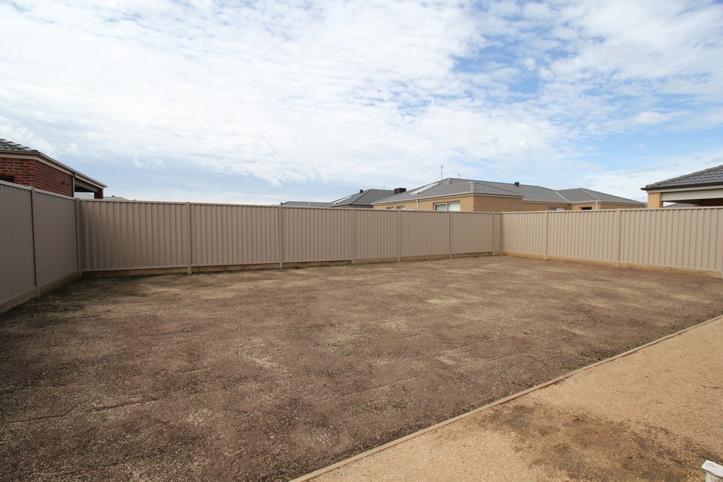 21 Swan Boulevard Winter Valley 17