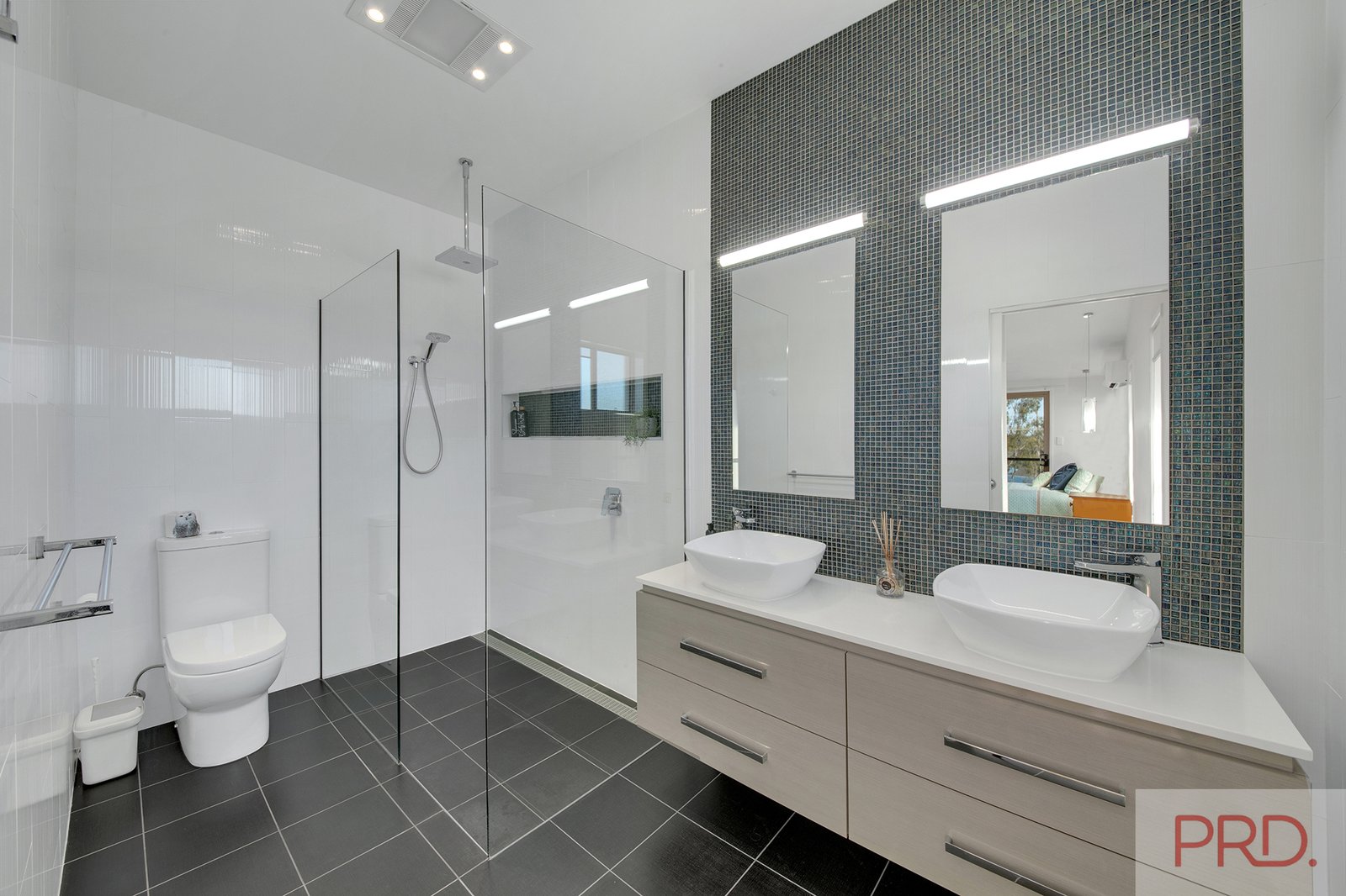 21 Tarcoola Drive BOYNE ISLAND 11