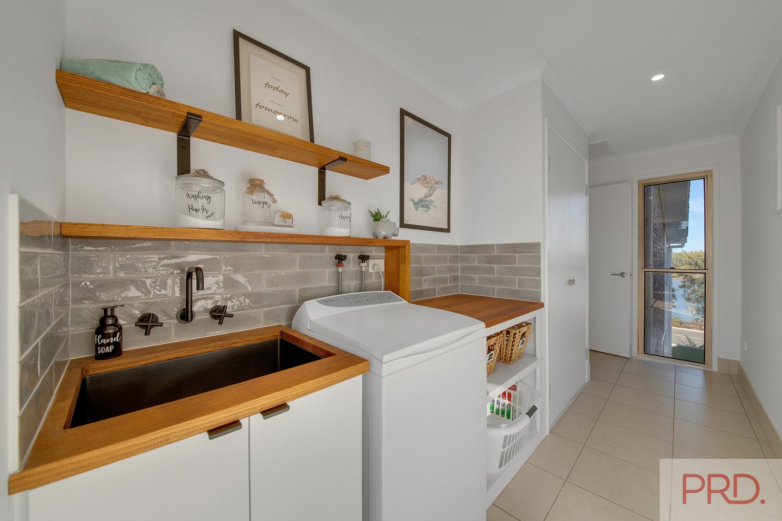 21 Tarcoola Drive BOYNE ISLAND 18