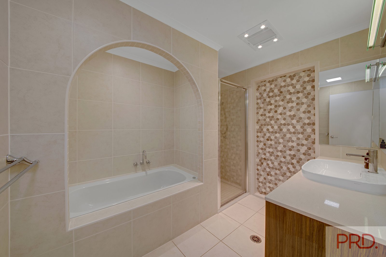 21 Tarcoola Drive BOYNE ISLAND 19