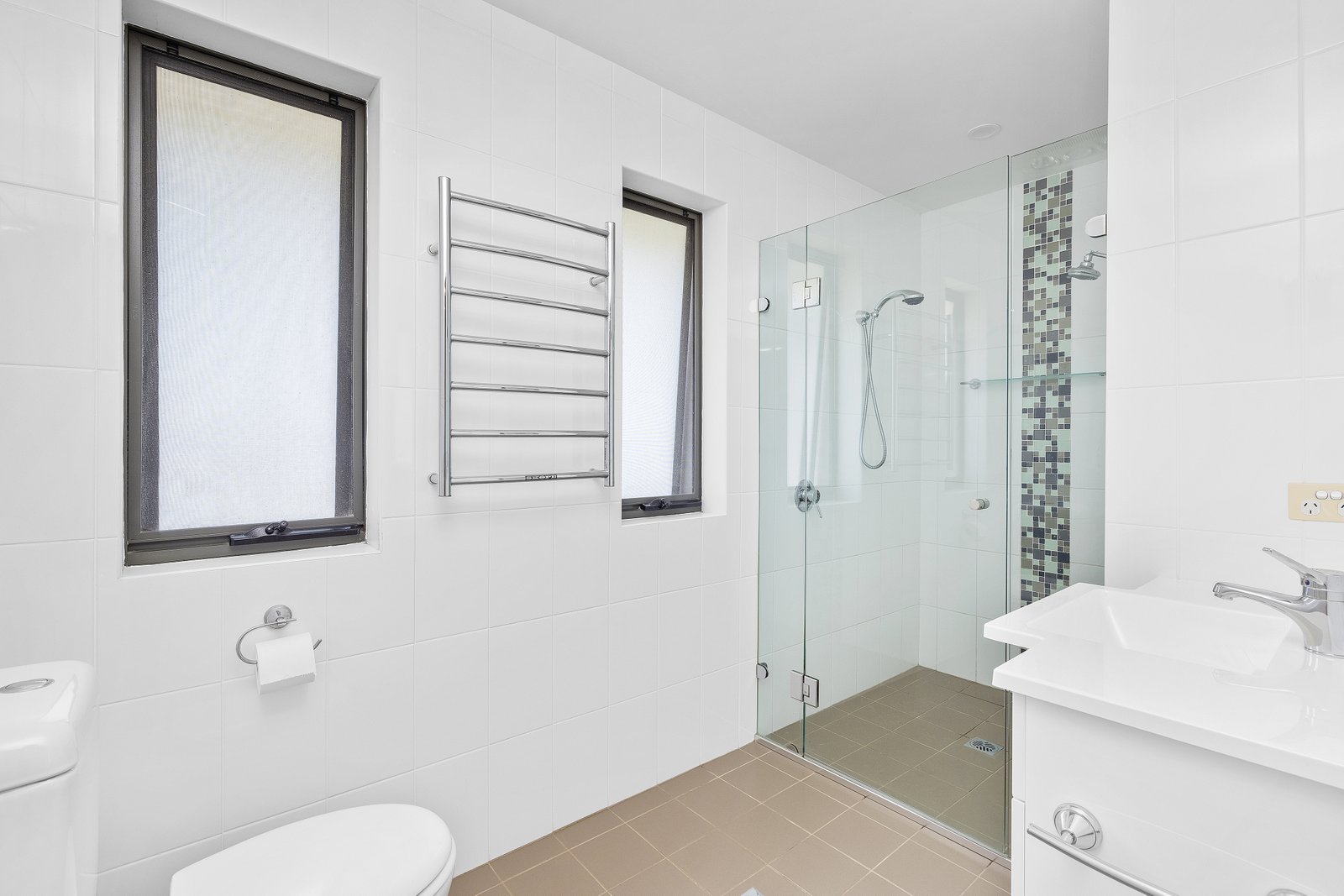 21 Taylor Road TAYLORS BEACH 11
