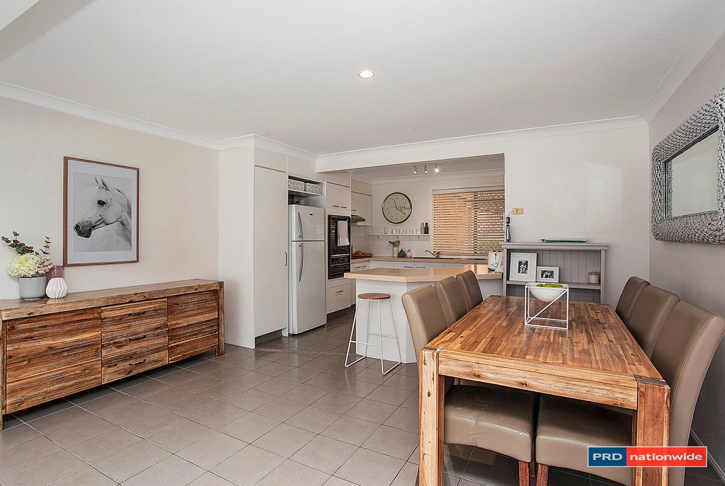 2/1 Teal Court BURLEIGH WATERS 3