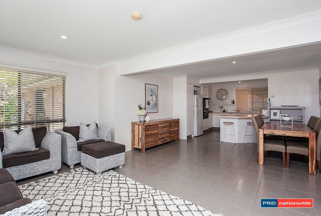2/1 Teal Court BURLEIGH WATERS 6