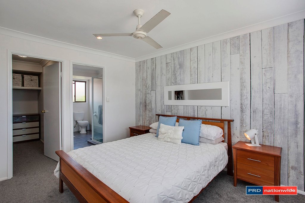 2/1 Teal Court BURLEIGH WATERS 10