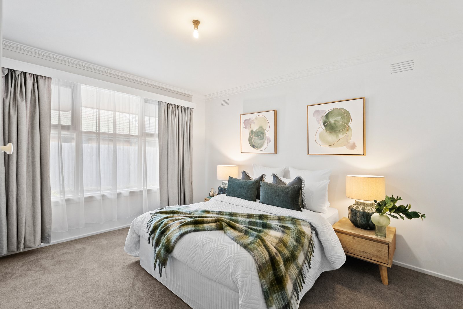 Gallery: 2/1 Tenham Grove