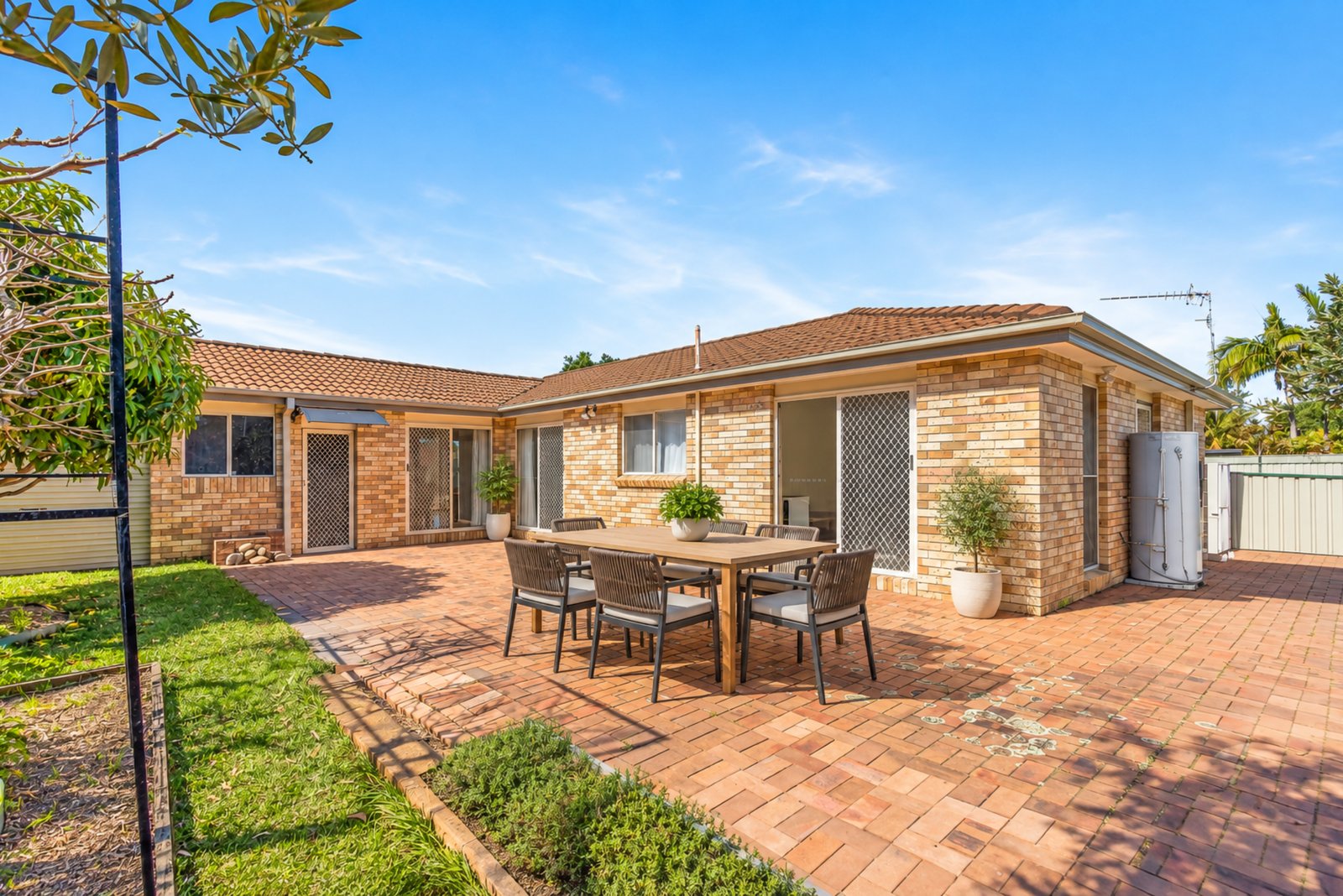 21 The Jetty  SALAMANDER BAY 16