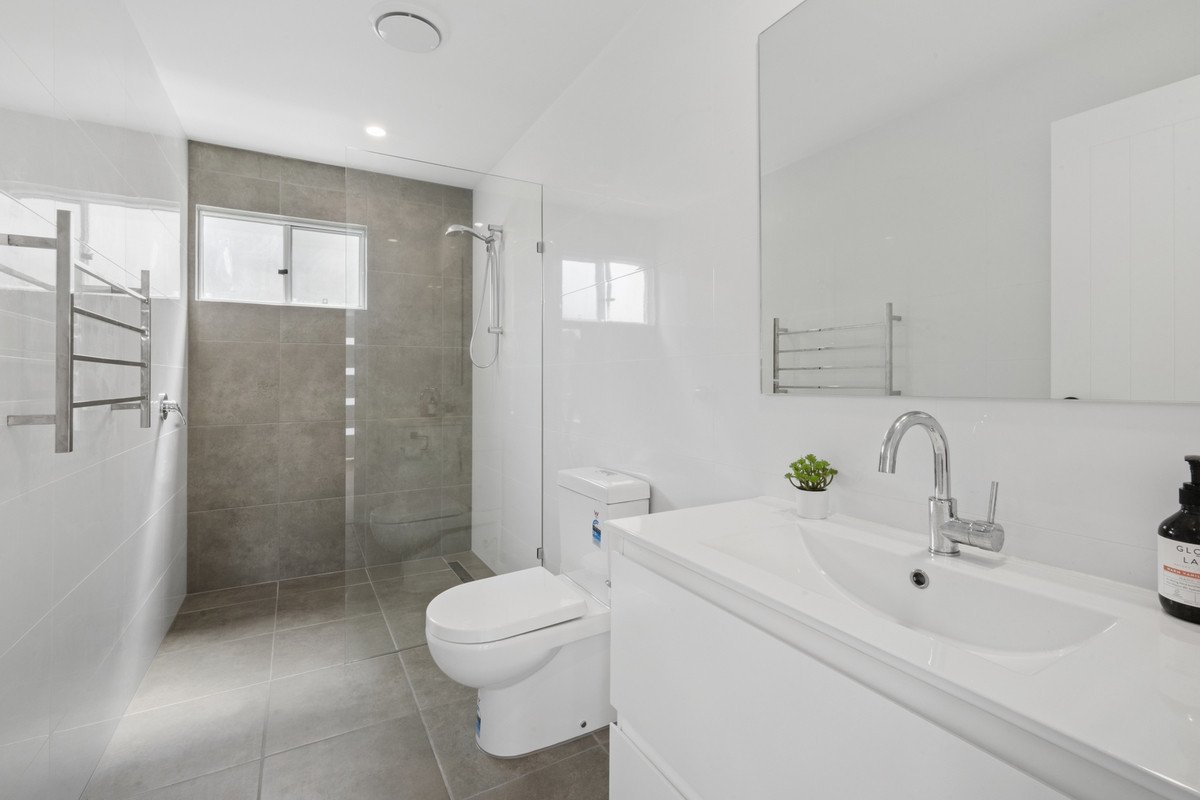 21 Timbertop Mead  Burleigh Heads 14