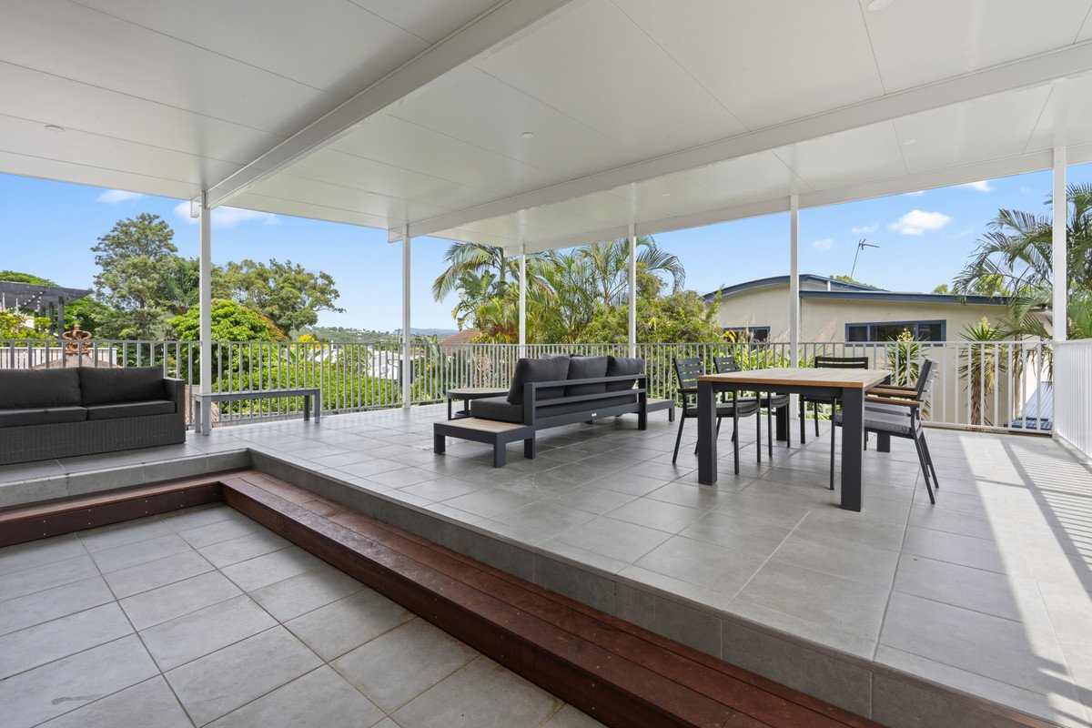 21 Timbertop Mead  Burleigh Heads 8