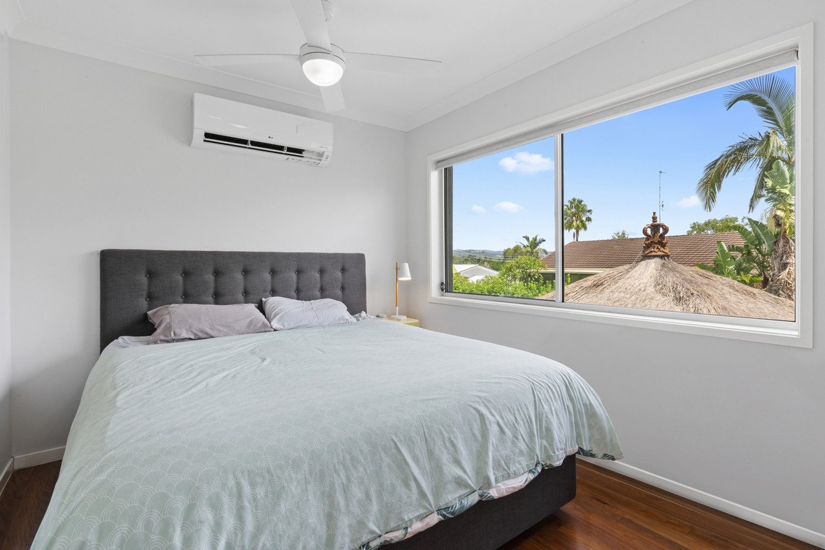 21 Timbertop Mead  Burleigh Heads 9