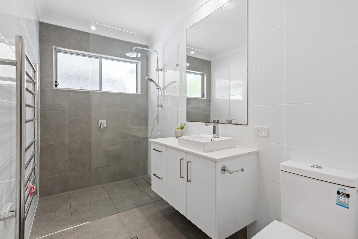 21 Timbertop Mead  Burleigh Heads 10