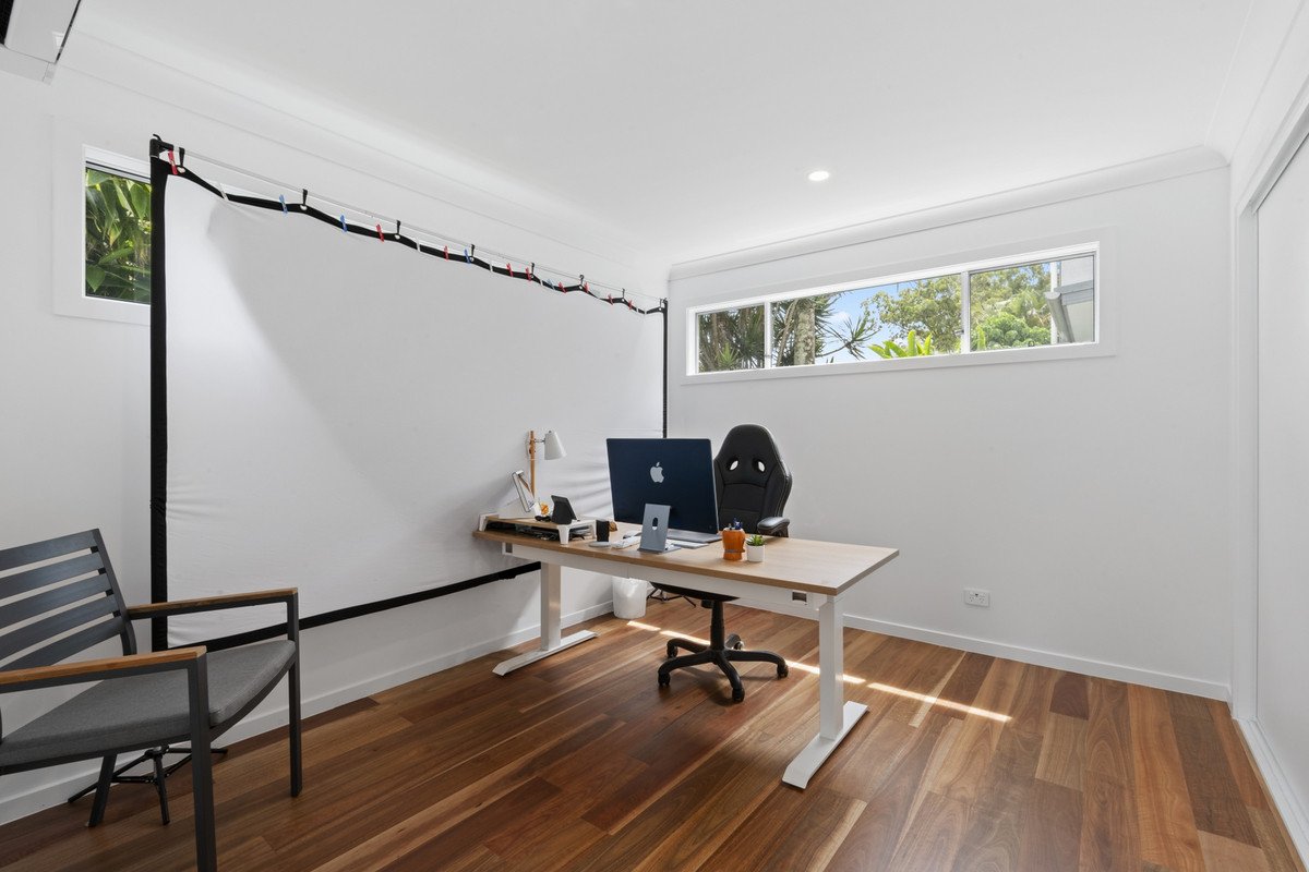 21 Timbertop Mead  Burleigh Heads 13