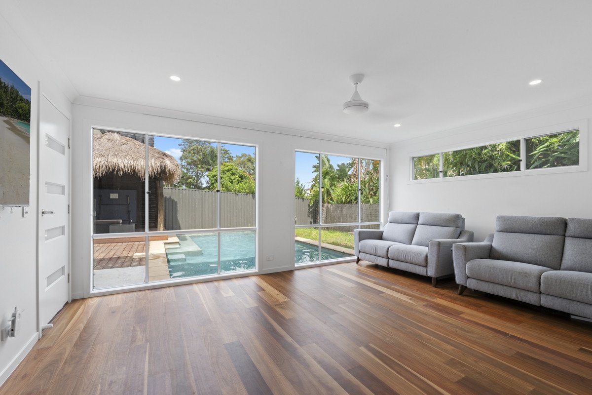 21 Timbertop Mead  Burleigh Heads 16