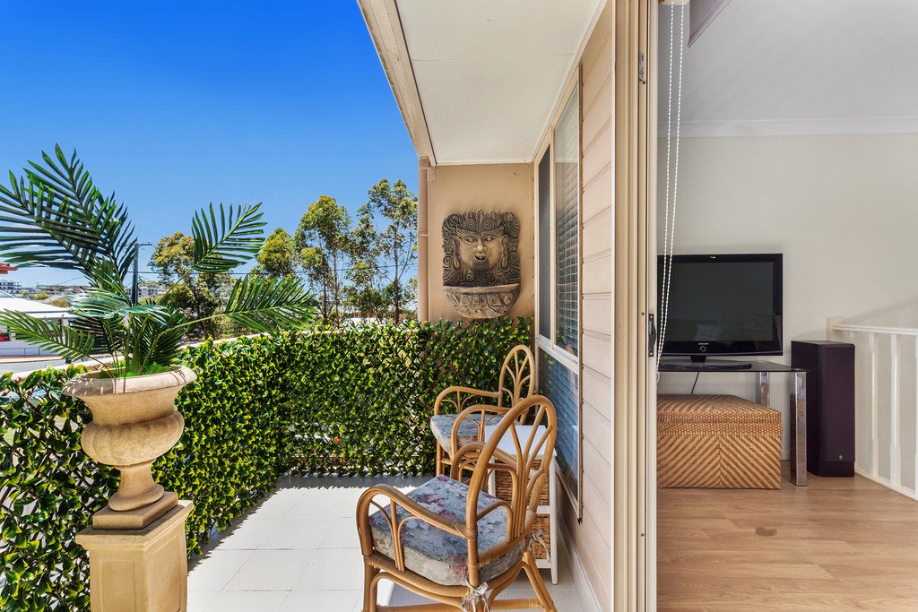 2/1 Tomaree Street NELSON BAY 9