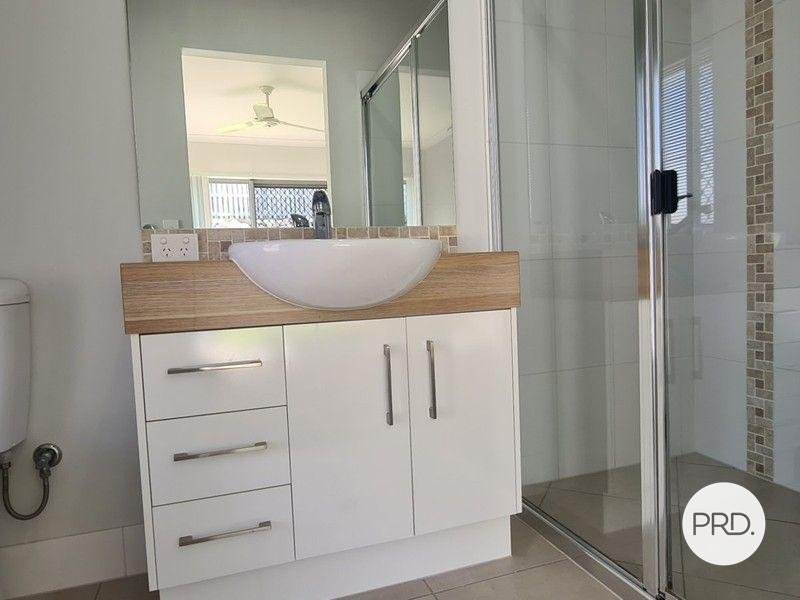 21 Tulipwood Circuit BOYNE ISLAND 9