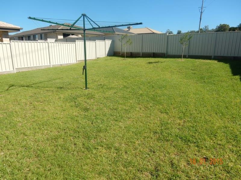 21 Tulipwood Crescent TAMWORTH 5