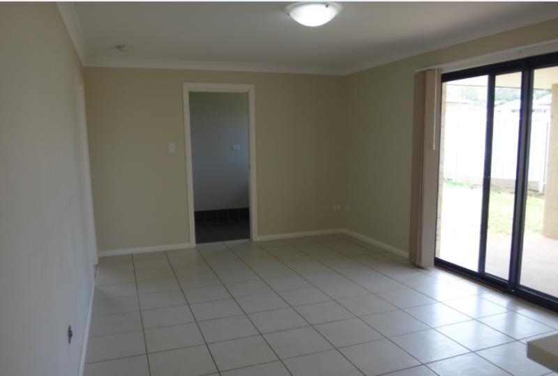 21 Tulipwood Crescent TAMWORTH 4