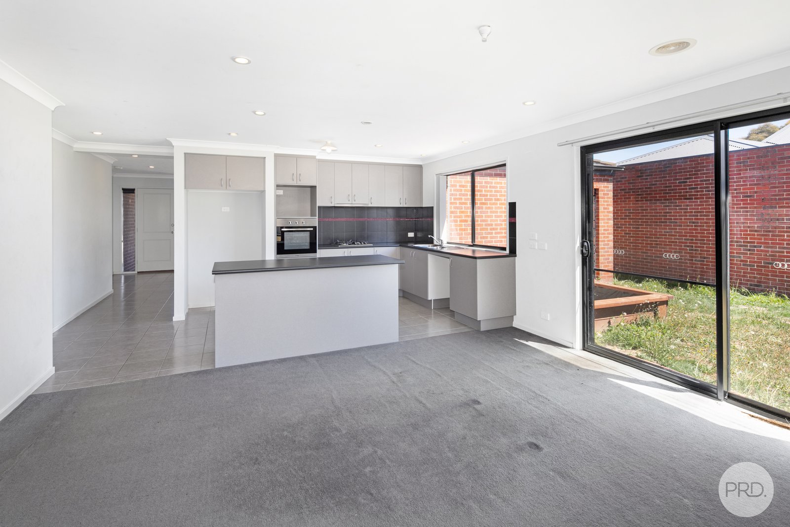 21 Tulloch Rise CANADIAN 3