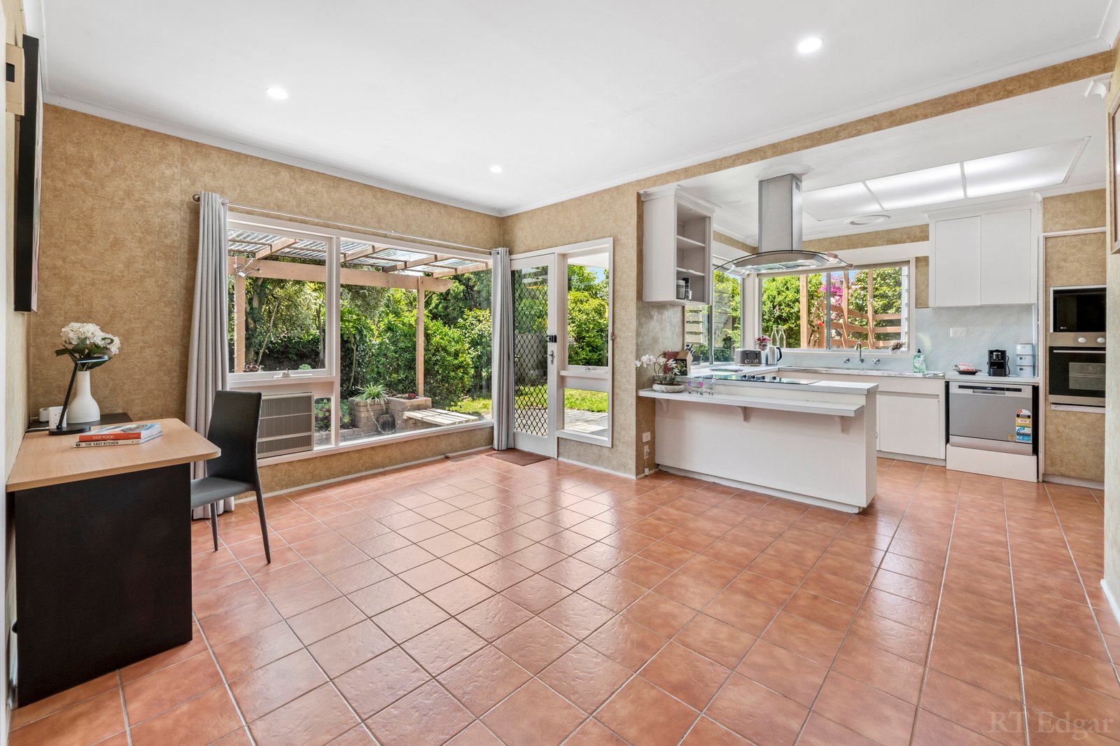 Real Estate and Property in 21 Turana Street, Doncaster, VIC